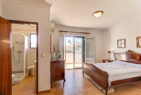 Moradia T3 com Terreno e Terraços - Castro Marim