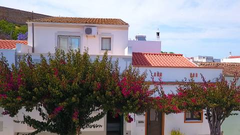 Moradia T3 com Terreno e Terraços - Castro Marim