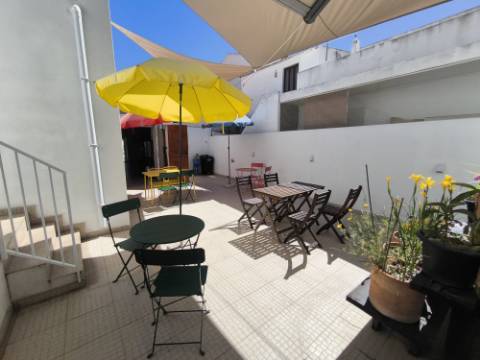 BAR RESTAURANTE - SNACK BAR - LOJA - ROOF TOP - COM EXPLANADA E TERRAÇO - EM PLENO FUNCIONAMENTO - NO CENTRO DA VILA DE CASTRO MARIM - ALGARVE