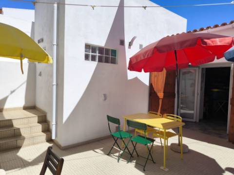 BAR RESTAURANTE - SNACK BAR - LOJA - ROOF TOP - COM EXPLANADA E TERRAÇO - EM PLENO FUNCIONAMENTO - NO CENTRO DA VILA DE CASTRO MARIM - ALGARVE