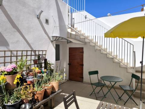 BAR RESTAURANTE - SNACK BAR - LOJA - ROOF TOP - COM EXPLANADA E TERRAÇO - EM PLENO FUNCIONAMENTO - NO CENTRO DA VILA DE CASTRO MARIM - ALGARVE