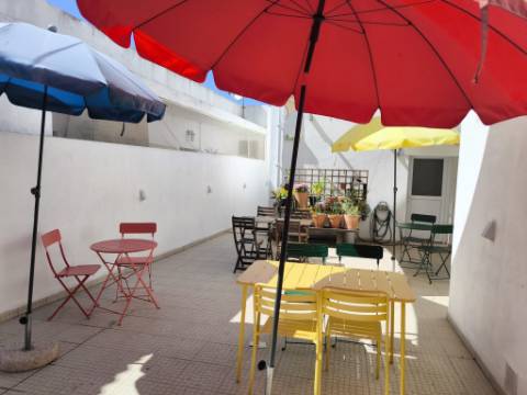 BAR RESTAURANTE - SNACK BAR - LOJA - ROOF TOP - COM EXPLANADA E TERRAÇO - EM PLENO FUNCIONAMENTO - NO CENTRO DA VILA DE CASTRO MARIM - ALGARVE