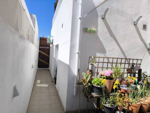 BAR RESTAURANTE - SNACK BAR - LOJA - ROOF TOP - COM EXPLANADA E TERRAÇO - EM PLENO FUNCIONAMENTO - NO CENTRO DA VILA DE CASTRO MARIM - ALGARVE