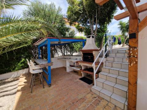Magnífica e luxuosa moradia T4 com piscina e magnifica área exterior