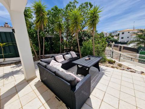 Magnífica e luxuosa moradia T4 com piscina e magnifica área exterior