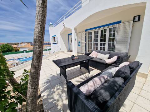 Magnífica e luxuosa moradia T4 com piscina e magnifica área exterior