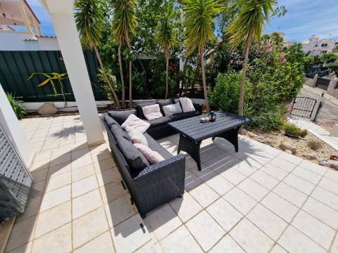 Magnífica e luxuosa moradia T4 com piscina e magnifica área exterior