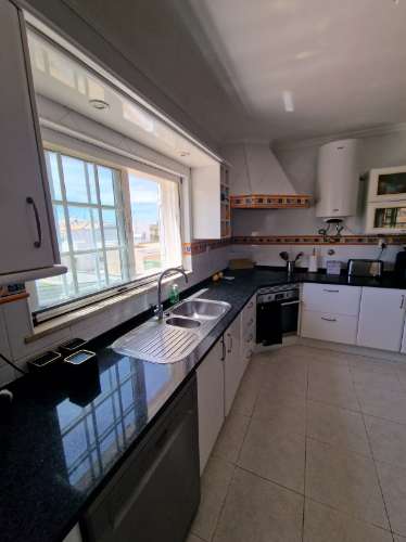 Magnífica e luxuosa moradia T4 com piscina e magnifica área exterior