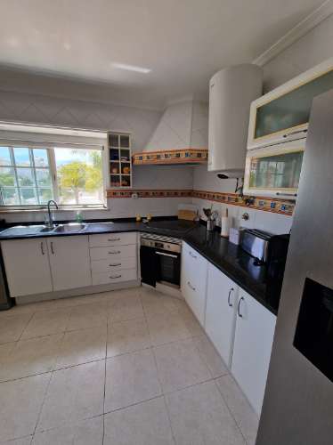 Magnífica e luxuosa moradia T4 com piscina e magnifica área exterior