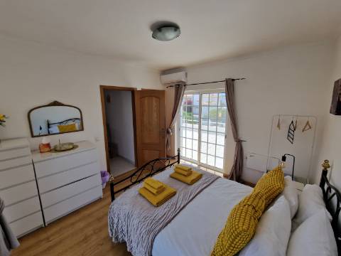 Magnífica e luxuosa moradia T4 com piscina e magnifica área exterior