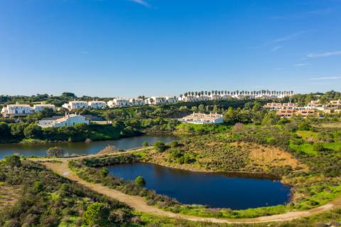 Lote de terreno no prestigiado Castro Marim Golf e Country Club, localizado em Castro Marim, Algarve.
