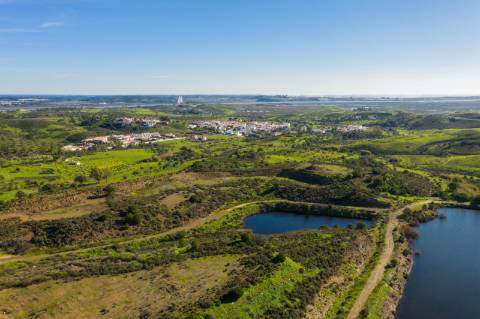 Lote de terreno no prestigiado Castro Marim Golf e Country Club, localizado em Castro Marim, Algarve.