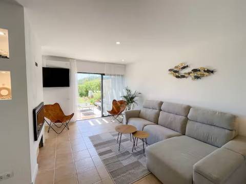 Moradia T3 geminada em condomínio fechado Ocean View