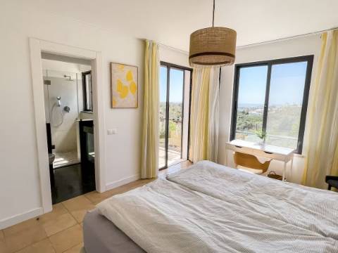 Moradia T3 geminada em condomínio fechado Ocean View
