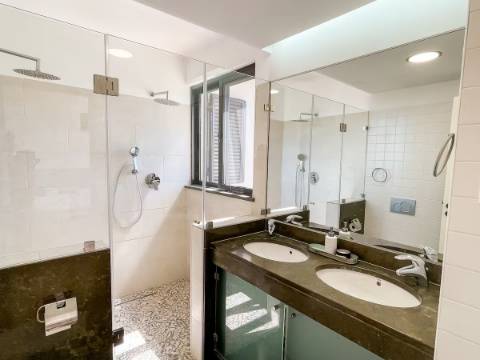 Moradia T3 geminada em condomínio fechado Ocean View