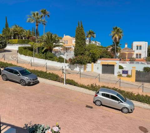 Moradia T3 geminada em condomínio fechado Ocean View