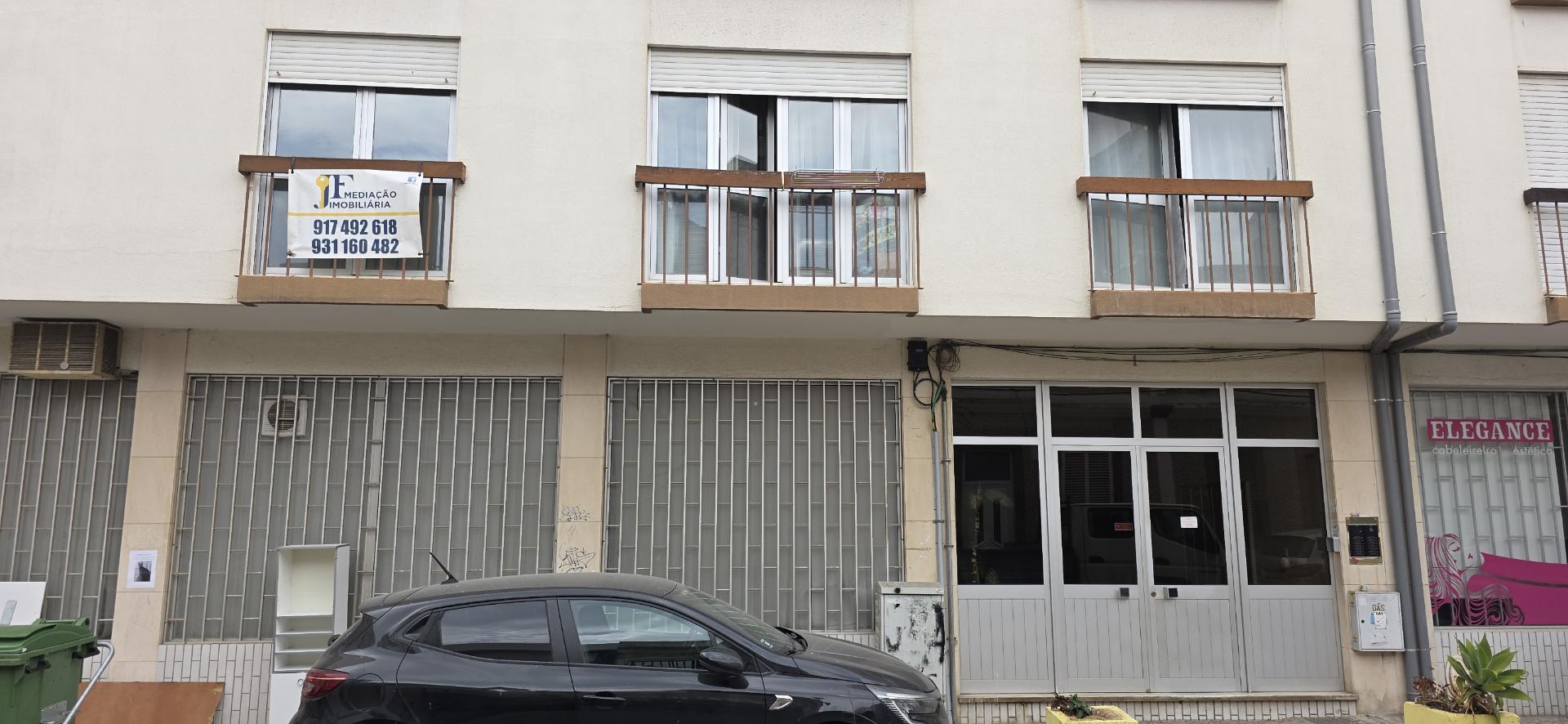 JF- Apresenta em Exclusivo Apartamento T3 em Setúbal com uma área de 116,10m2 com garagem 2 viaturas