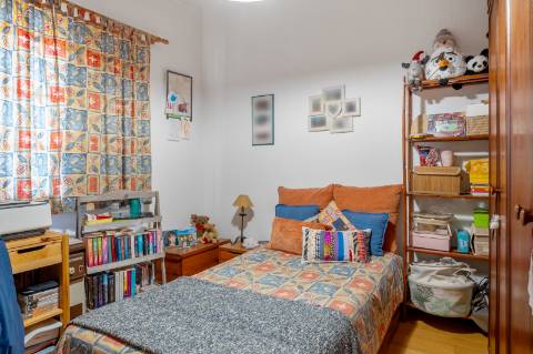 JF Mediação apresenta em exclusivo 
Excelente oportunidade de negócio imóvel com 3 zonas distintas:

Moradia com Habitação T3/4

Restaurante em funcionamento 

Salão de festas
