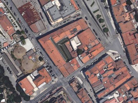 Parque de estacionamento - 16 lugares