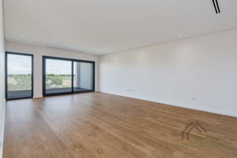 Arrenda T3 - Novo - Montijo