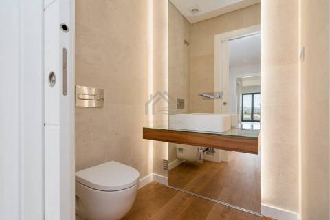 Apartamento T3 com box e arrecadação - Montijo