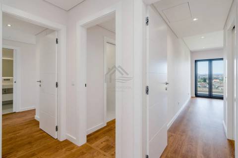 Apartamento T3 com box e arrecadação - Montijo