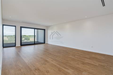 Apartamento T3 com box e arrecadação - Montijo