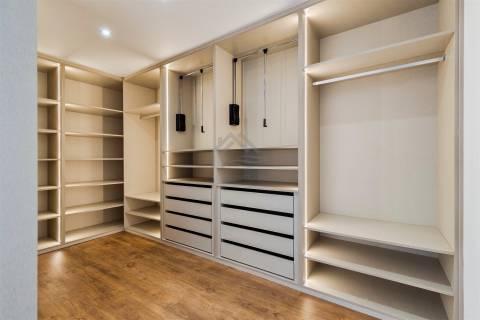 Penthouse T5 duplex com piscina - Montijo