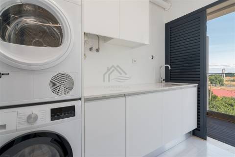 Penthouse T5 duplex com piscina - Montijo