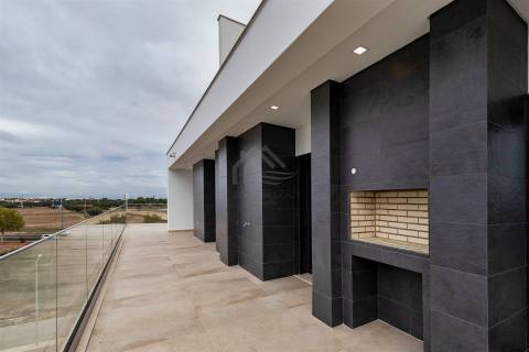 Penthouse T5 duplex com piscina - Montijo