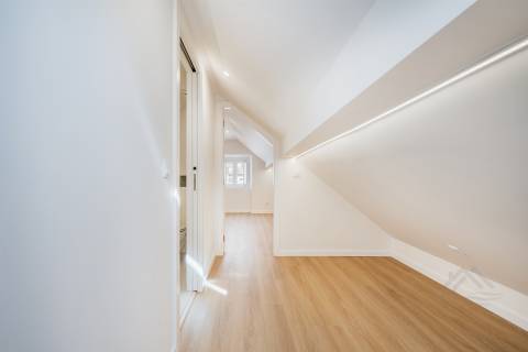 Apartamento T3+1 duplex com varanda - Alcochete