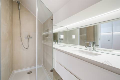 Apartamento T3+1 duplex com varanda - Alcochete