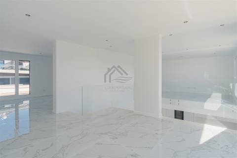 Apartamento T4 Duplex - Montijo