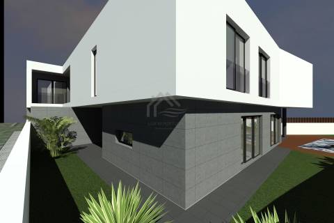 Moradia T4 com Piscina - Montijo