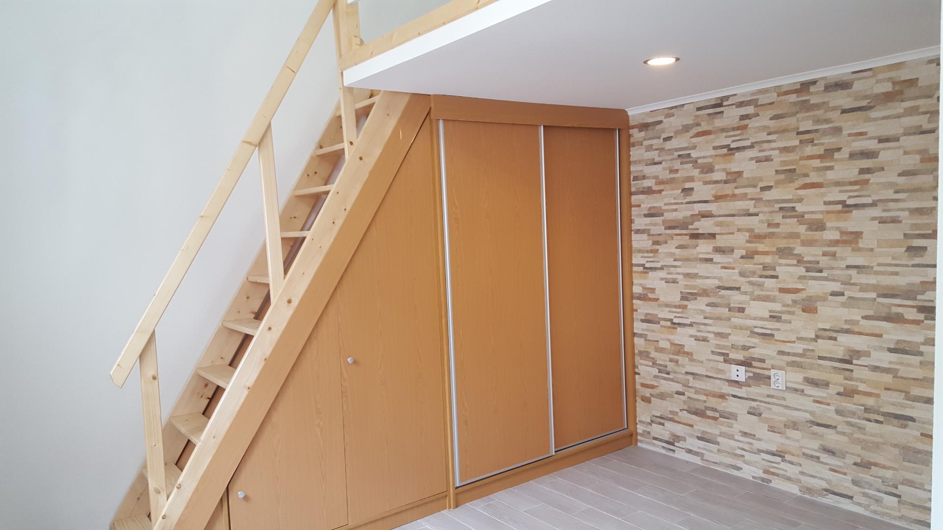 Moradia geminada tipo estúdio junto ao Continente do Barreiro | Remodelação Recente | Cozinha semiequipada