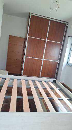 Andar T2 em bom estado de conservação | Prédio de qualidade c/ elevadores | Cozinha equipada | Junto à estação de barcos e comboios | Vistas Panorâmicas sobre o Rio e Cidade !!!
N.B.: Imóvel c/ Inquilino c/ Renda atualizada