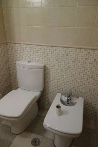 Andar T3 - 1º Andar, localizado no Centro do Samouco em prédio recente com apenas 6 Inquilinos | Arrecadação e Estacionamento Privativos na cave | Condomínio Privado | Excelentes vistas sobre o rio e Lisboa.