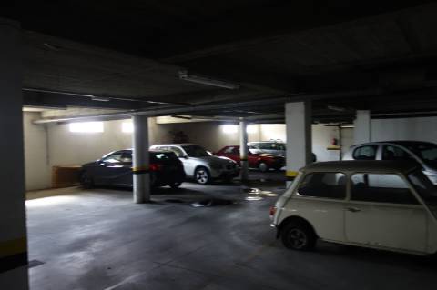 Andar T3 - 1º Andar, localizado no Centro do Samouco em prédio recente com apenas 6 Inquilinos | Arrecadação e Estacionamento Privativos na cave | Condomínio Privado | Excelentes vistas sobre o rio e Lisboa.