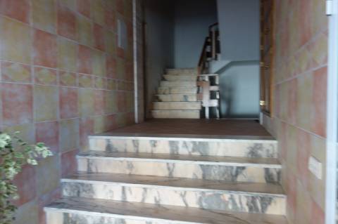 Andar T3 - 1º Andar, localizado no Centro do Samouco em prédio recente com apenas 6 Inquilinos | Arrecadação e Estacionamento Privativos na cave | Condomínio Privado | Excelentes vistas sobre o rio e Lisboa.