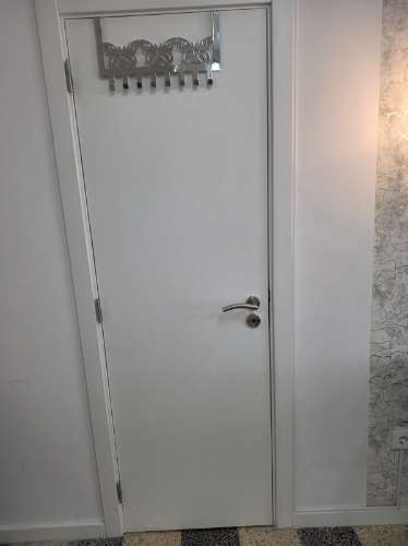 Loja com 83 m2 | Salão amplo c/ 2 Gabinetes | 1 WC | Arrecadação | Grande montra c/ gradeamento | Junto à escola Santo André