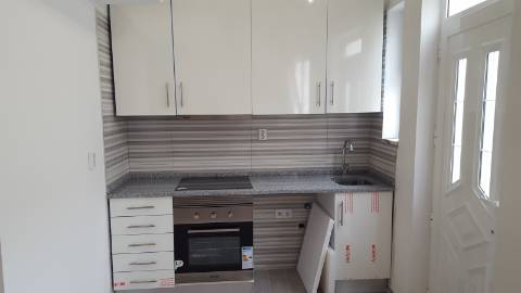 Moradia térrea geminada tipo T0+1 | Acabamentos modernos | Junto ao Continente do Barreiro