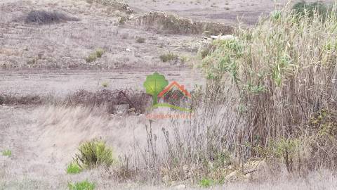  Terreno urbano para construção de moradia de 250m2 