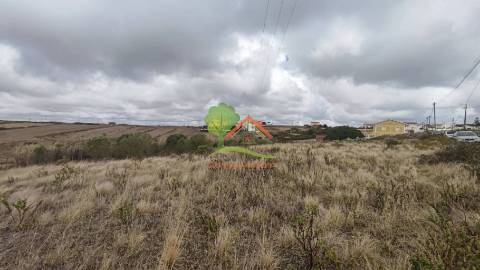  Terreno urbano para construção de moradia de 250m2 