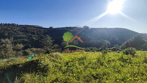  Terreno rústico perto da Praia de S. Julião 