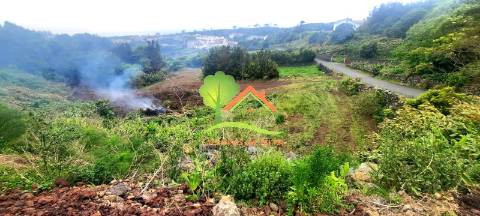  Terreno Urbano em Valeverde com Vista para a Ilha do Faial 