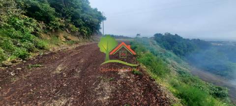  Terreno Urbano em Valeverde com Vista para a Ilha do Faial 