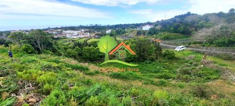  Terreno Urbano em Valeverde com Vista para a Ilha do Faial 