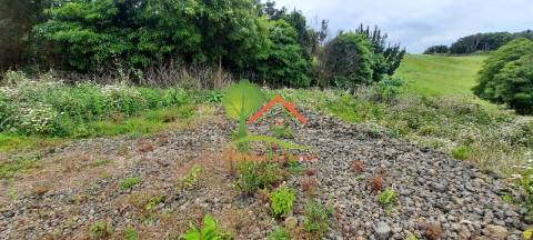  Terreno Urbano em Valeverde com Vista para a Ilha do Faial 