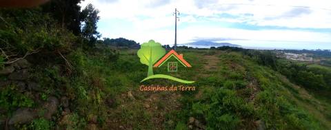  Terreno Urbano em Valeverde com Vista para a Ilha do Faial 