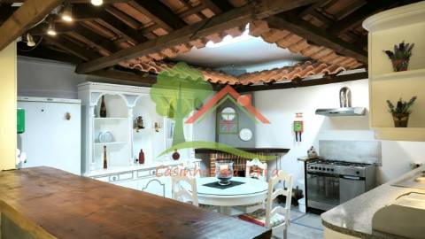  Moradia T5 com Vista de Mar Deslumbrante em Baleia, Carvoeira 